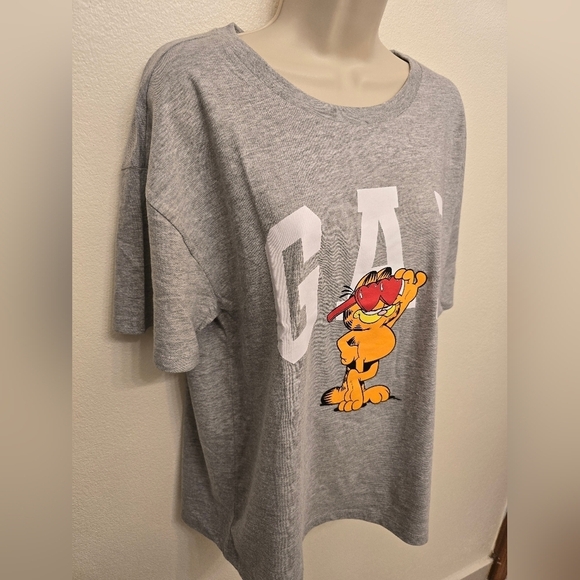 NWT Gap with Garfield Ladies T-Shirt - Picture 3 of 5